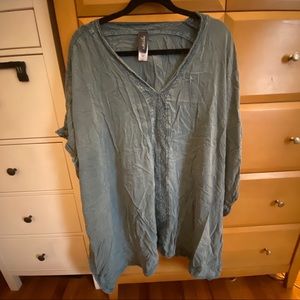 Women’s plus size cover up